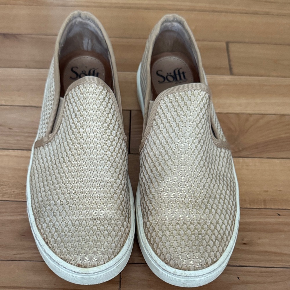 Sofft Women's Tan Slip-On Sneakers